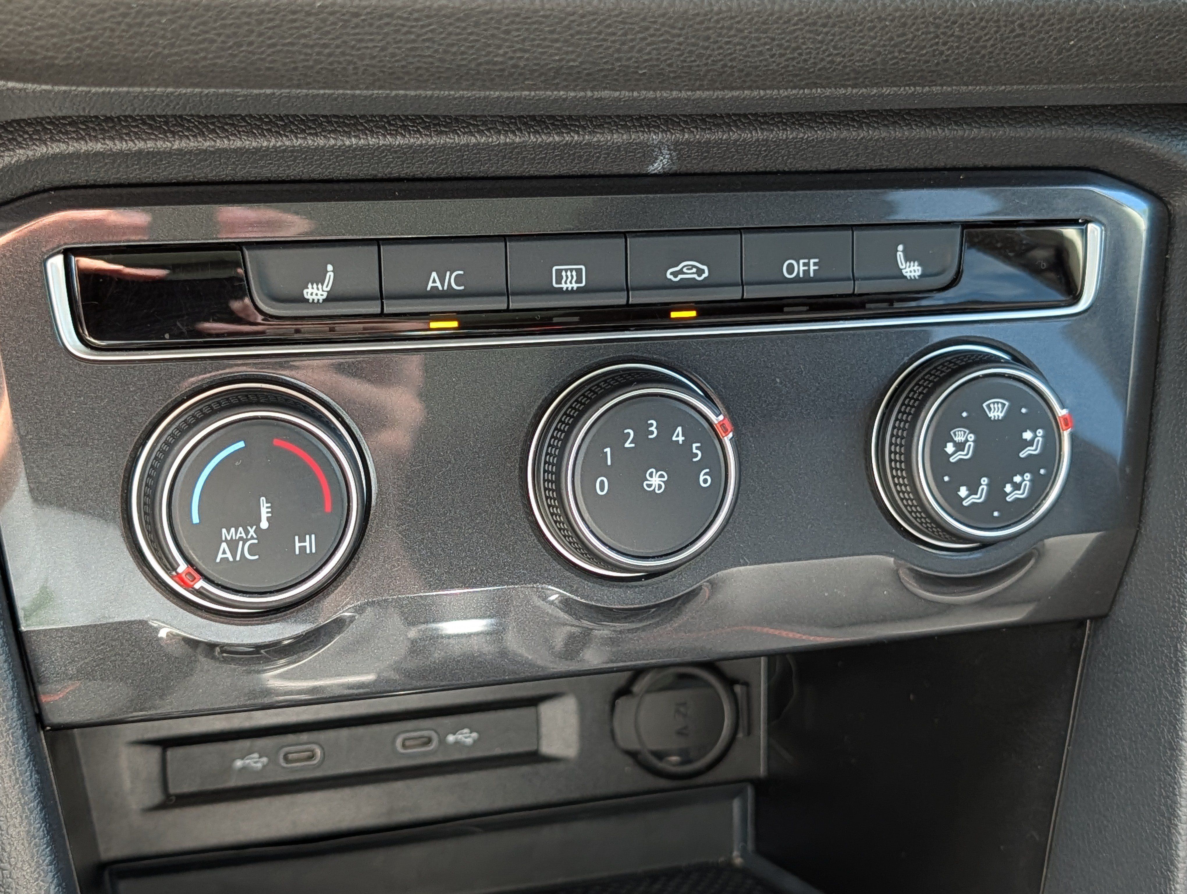 Certified 2024 Volkswagen Tiguan Wolfsburg Edition w/ Panoramic Sunroof Package AWD/4WD image 22