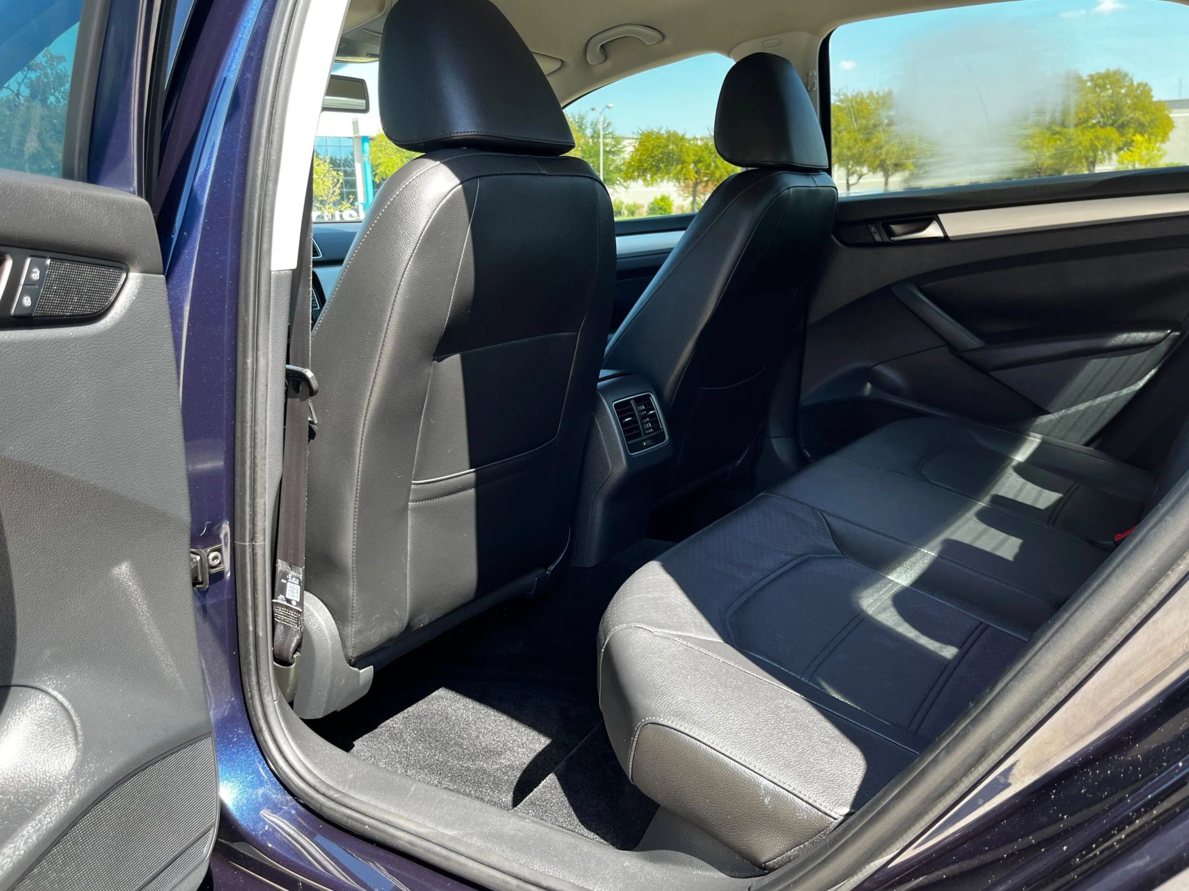 Used 2013 Volkswagen Passat 2.5 SE FWD image 35