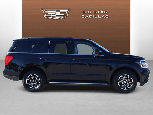 Used 2023 Ford Expedition XLT image 6