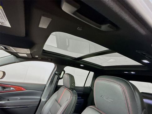 New 2026 Chevrolet Traverse RS image 18