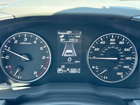 Used 2024 Subaru Crosstrek 2.5i Limited AWD/4WD image 33