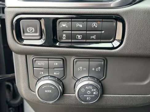 Certified 2025 GMC Yukon XL Denali AWD/4WD image 6