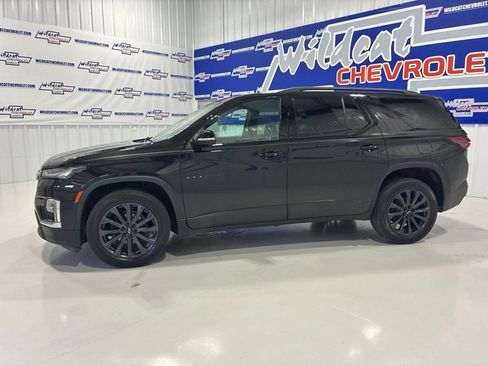 Used 2022 Chevrolet Traverse RS w/ LPO, Floor Liner Package FWD image 3