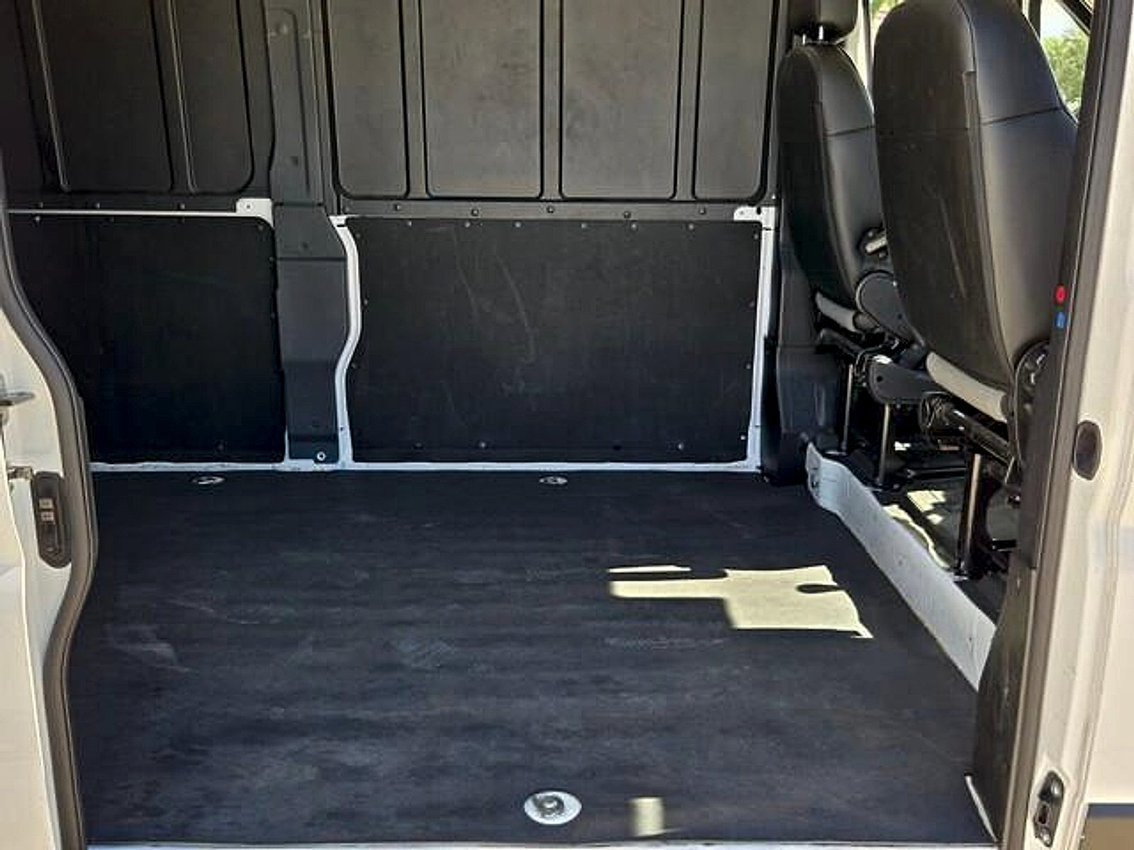 Used 2024 RAM ProMaster 2500 w/ Convenience Group FWD image 15