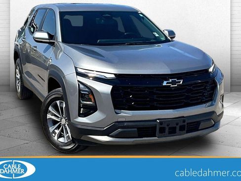 Used 2025 Chevrolet Equinox LT image 1