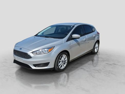Used 2018 Ford Focus SE FWD image 4