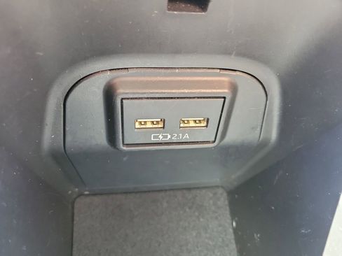 Used 2021 Toyota RAV4 XLE image 24