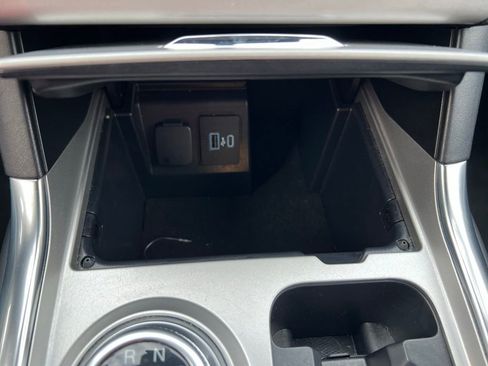 Used 2023 Ford Explorer XLT w/ Equipment Group 202A AWD/4WD image 36