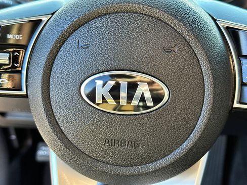 Used 2020 Kia Optima SE image 24