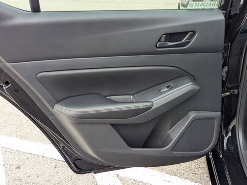 Used 2024 Nissan Altima 2.5 SV image 16