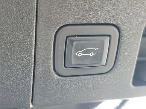 Certified 2023 Cadillac XT5 Premium Luxury w/ LPO, Floor Liner Package image 10