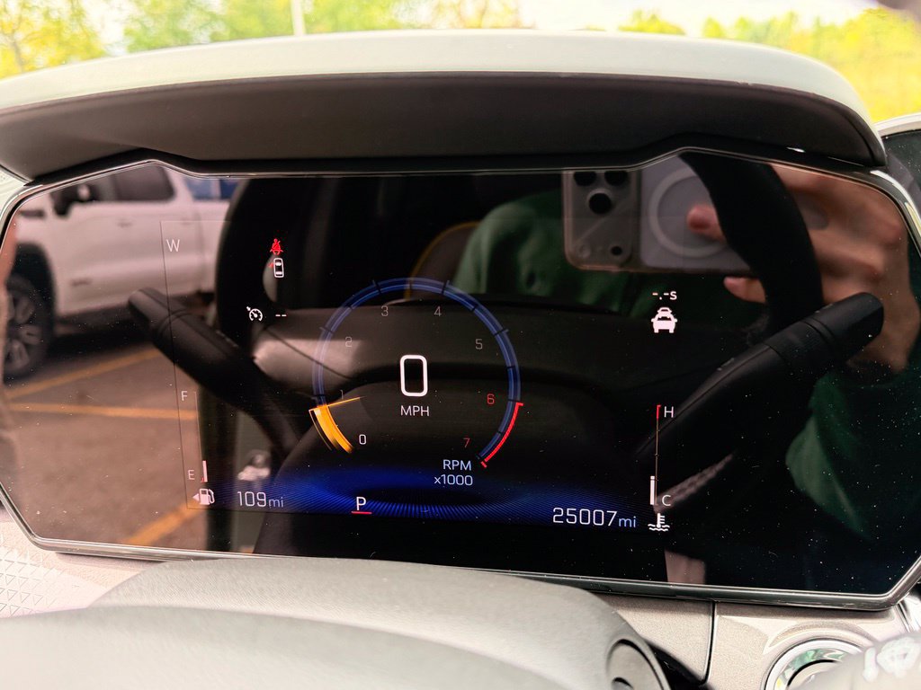 Used 2025 Chevrolet Trax ACTIV w/ Sunroof Package FWD image 9