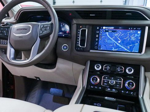 Used 2023 GMC Yukon XL Denali image 25