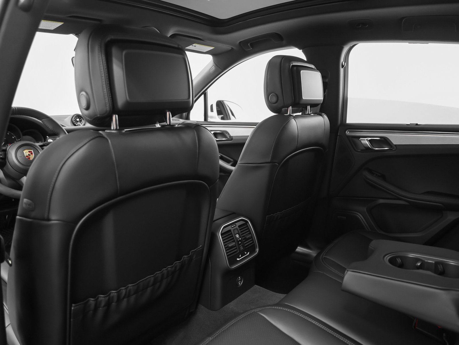 Certified 2026 Porsche Macan AWD/4WD image 45