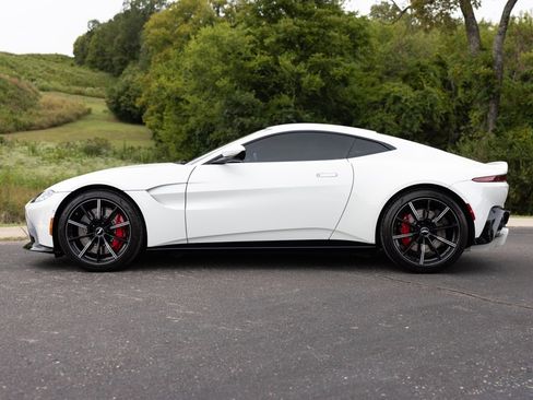 Used 2021 Aston Martin V8 Vantage Coupe image 5