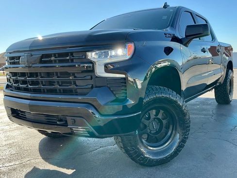 Used 2023 Chevrolet Silverado 1500 RST w/ Z71 Off-Road Package image 2