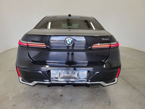 Used 2025 BMW 740i RWD image 6