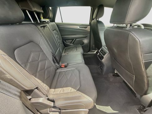 Certified 2026 Volkswagen Atlas Cross Sport SE FWD image 28