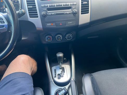 Used 2010 Mitsubishi Outlander SE FWD image 10