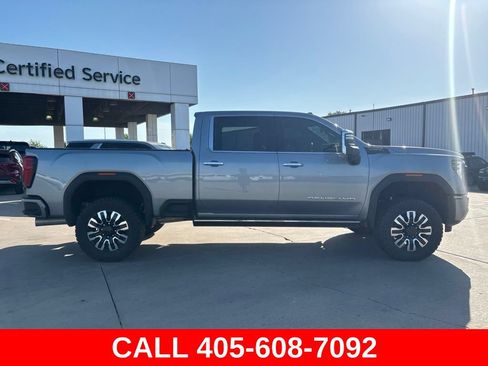 Used 2024 GMC Sierra 2500 Denali Ultimate AWD/4WD image 7