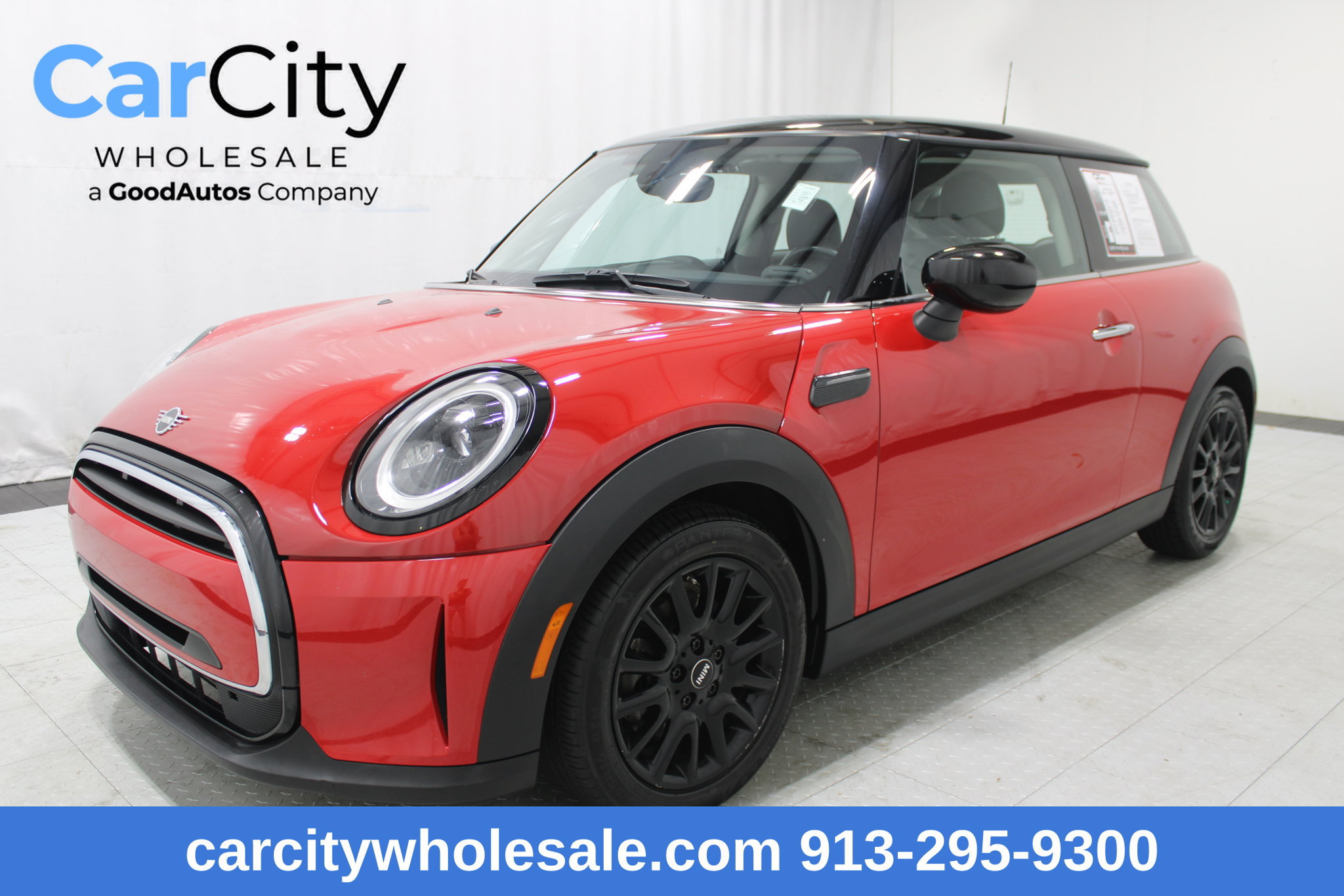 Used 2023 MINI Cooper 2-Door Hardtop FWD image 1