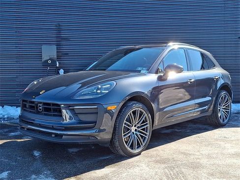New 2025 Porsche Macan image 1