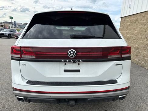 Used 2025 Volkswagen Atlas Peak Edition SE AWD/4WD image 6
