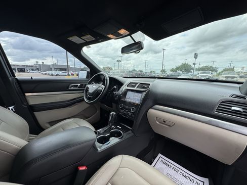 Used 2019 Ford Explorer XLT w/ Equipment Group 202A FWD image 23