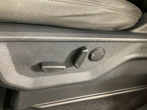 Used 2023 Ford F150 XLT w/ Equipment Group 302A High image 17