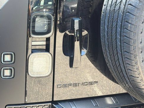 New 2026 Land Rover Defender 110 OCTA AWD/4WD image 23