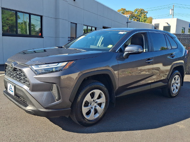 Used 2023 Toyota RAV4 LE AWD/4WD image 3