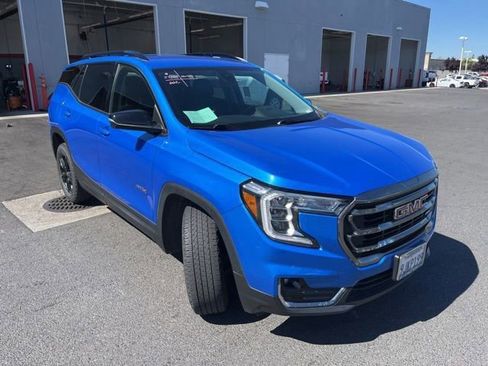Used 2024 GMC Terrain AT4 AWD/4WD image 3