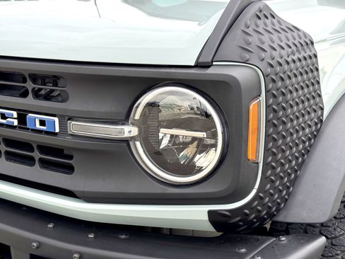 Used 2021 Ford Bronco Black Diamond image 4