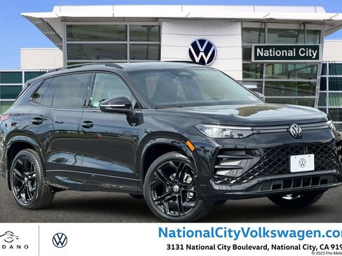 New 2026 Volkswagen Tiguan SE R-Line FWD image 1