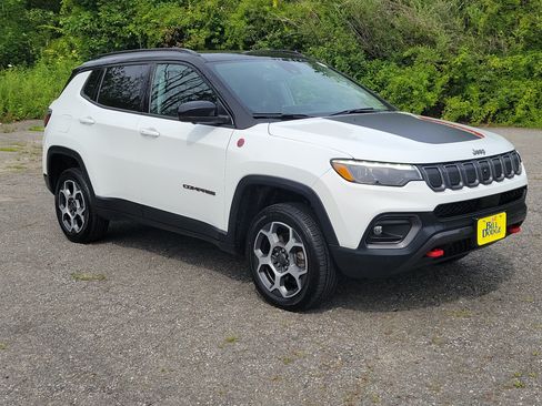 Used 2022 Jeep Compass Trailhawk w/ Trailhawk Elite Group AWD/4WD image 3