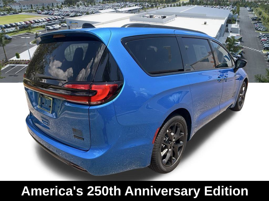 New 2027 Chrysler Pacifica Select FWD image 4