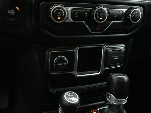 Used 2021 Jeep Wrangler Unlimited Sport AWD/4WD image 17