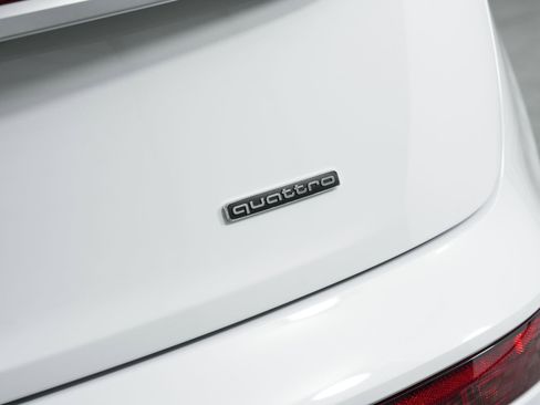 Certified 2023 Audi Q5 2.0T Premium w/ Convenience Package image 16