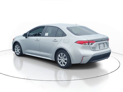 Certified 2025 Toyota Corolla LE FWD image 4