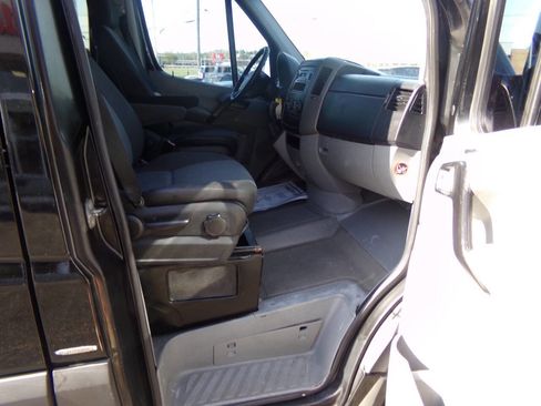 Used 2011 Mercedes-Benz Sprinter 2500 image 14
