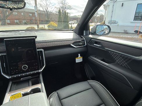 New 2026 GMC Acadia Denali w/ Super Cruise Package image 35