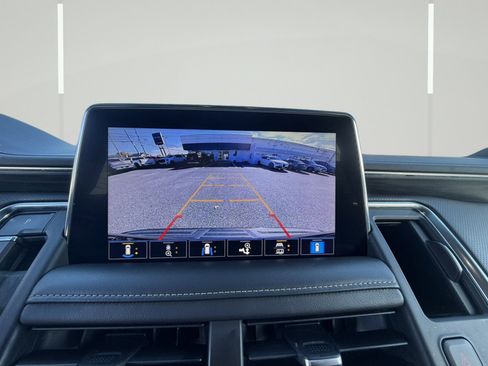 Used 2021 GMC Yukon SLT w/ SLT Premium Package image 19