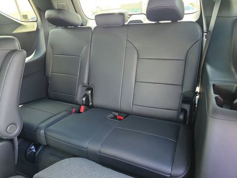New 2026 Chevrolet Traverse LT w/ Sun and Wheel Package FWD image 12