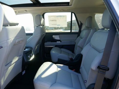 New 2026 Ford Expedition Active image 12