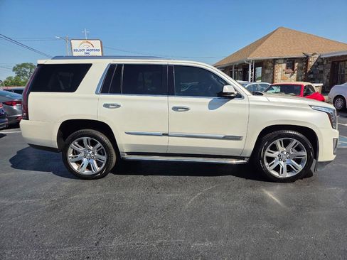 Used 2015 Cadillac Escalade Luxury RWD image 6
