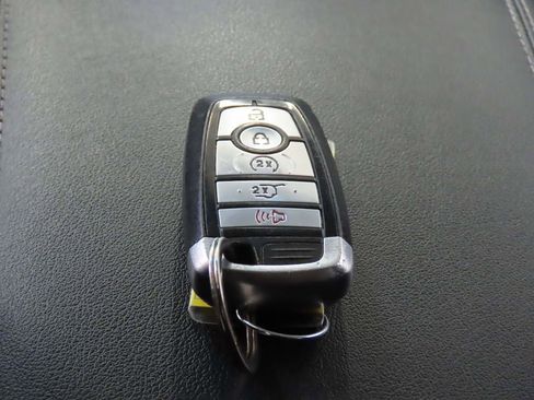 Used 2022 Ford Edge SEL w/ Convenience Package image 18