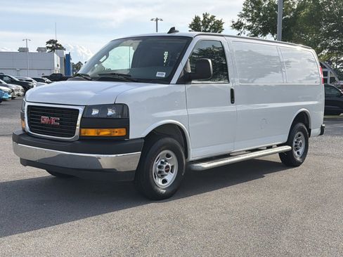 Used 2024 GMC Savana 2500 w/ Driver Convenience Package RWD image 7
