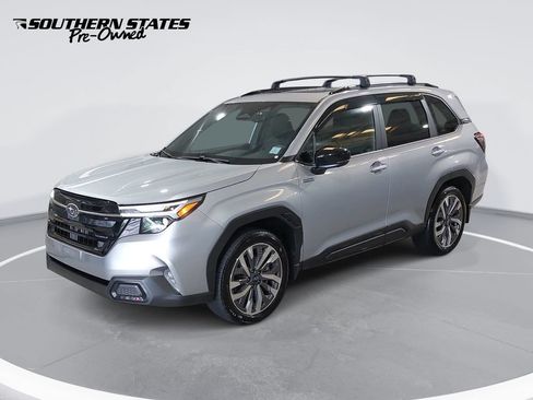 Certified 2025 Subaru Forester Touring AWD/4WD image 1