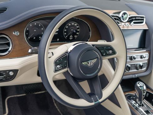 Used 2023 Bentley Bentayga image 15