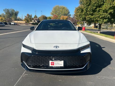 Certified 2026 Toyota Crown Platinum image 8